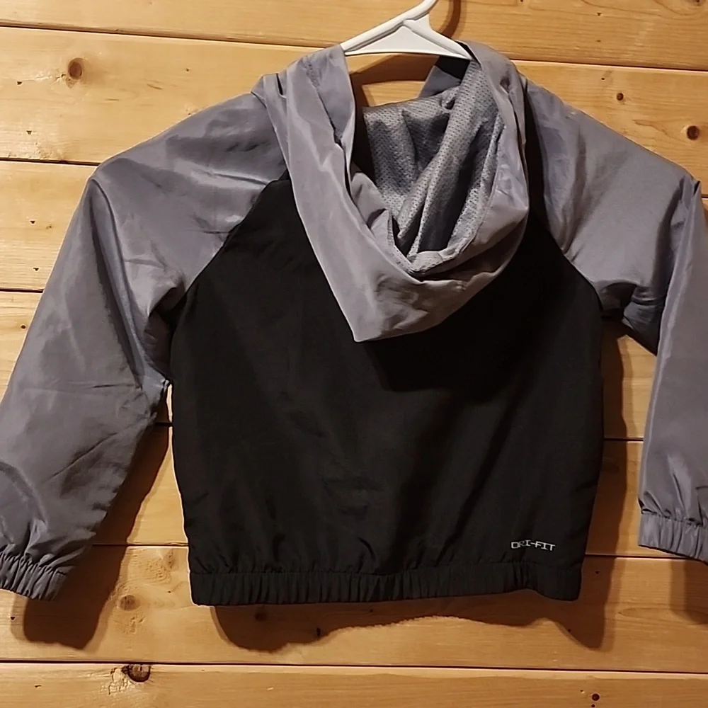 Nike Windbreaker Jacket  Size 2t Unisex